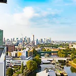 Luxury Apt Near Canary Wharf With Stunning Views